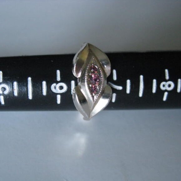 Silver Tone Ring w/ 3 Pink Glass Stones - Picture 6 of 12
